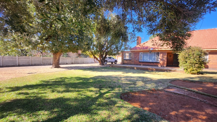 4 Bedroom Property for Sale in Stilfontein Ext 4 North West